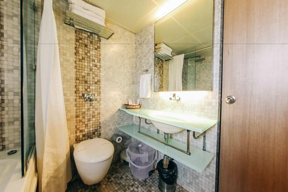 Hostel Mumbai By Maharana Inn Екстериор снимка