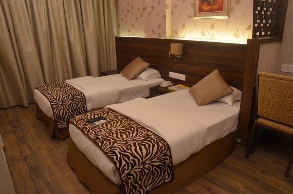 Hostel Mumbai By Maharana Inn Екстериор снимка