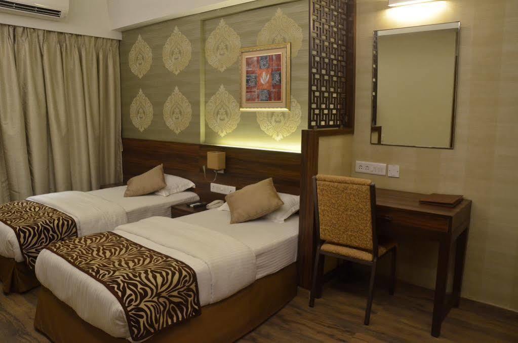 Hostel Mumbai By Maharana Inn Екстериор снимка