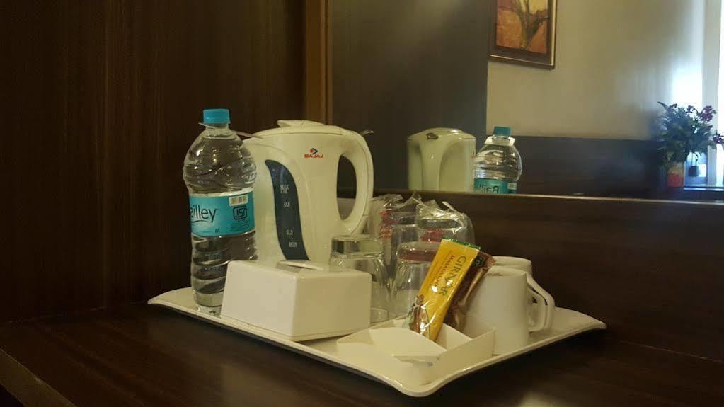 Hostel Mumbai By Maharana Inn Екстериор снимка