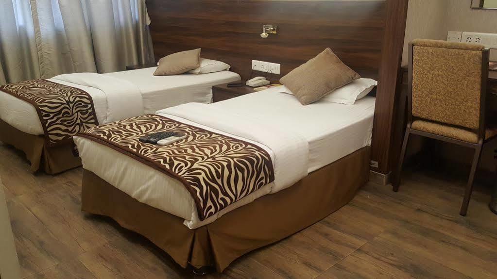 Hostel Mumbai By Maharana Inn Екстериор снимка