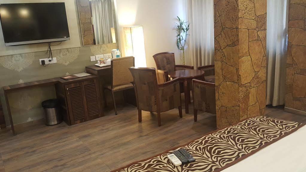 Hostel Mumbai By Maharana Inn Екстериор снимка