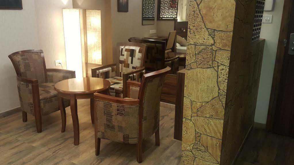 Hostel Mumbai By Maharana Inn Екстериор снимка