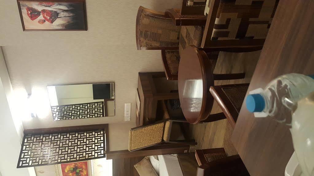 Hostel Mumbai By Maharana Inn Екстериор снимка