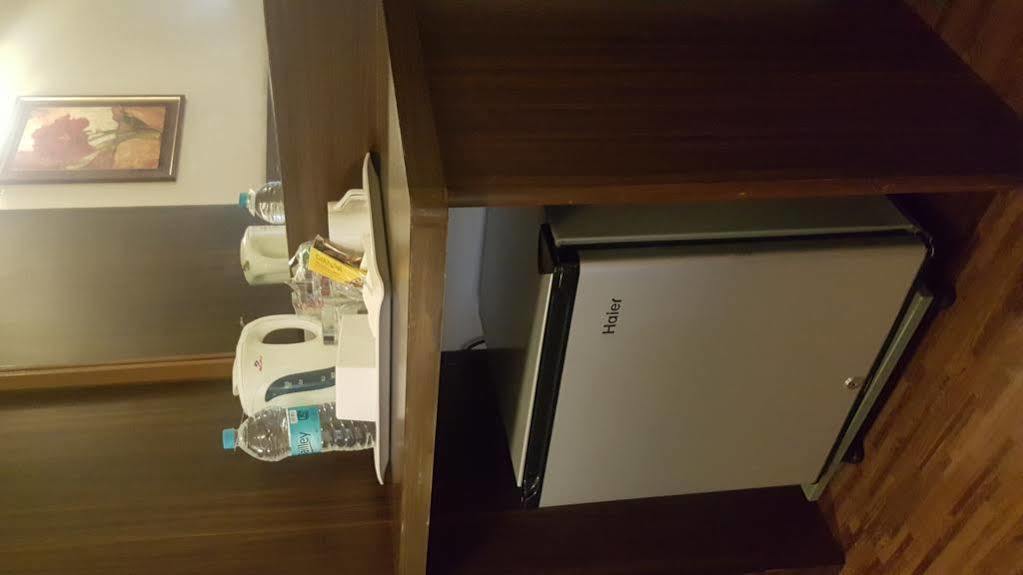 Hostel Mumbai By Maharana Inn Екстериор снимка