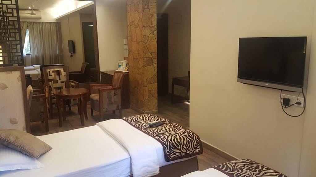 Hostel Mumbai By Maharana Inn Екстериор снимка